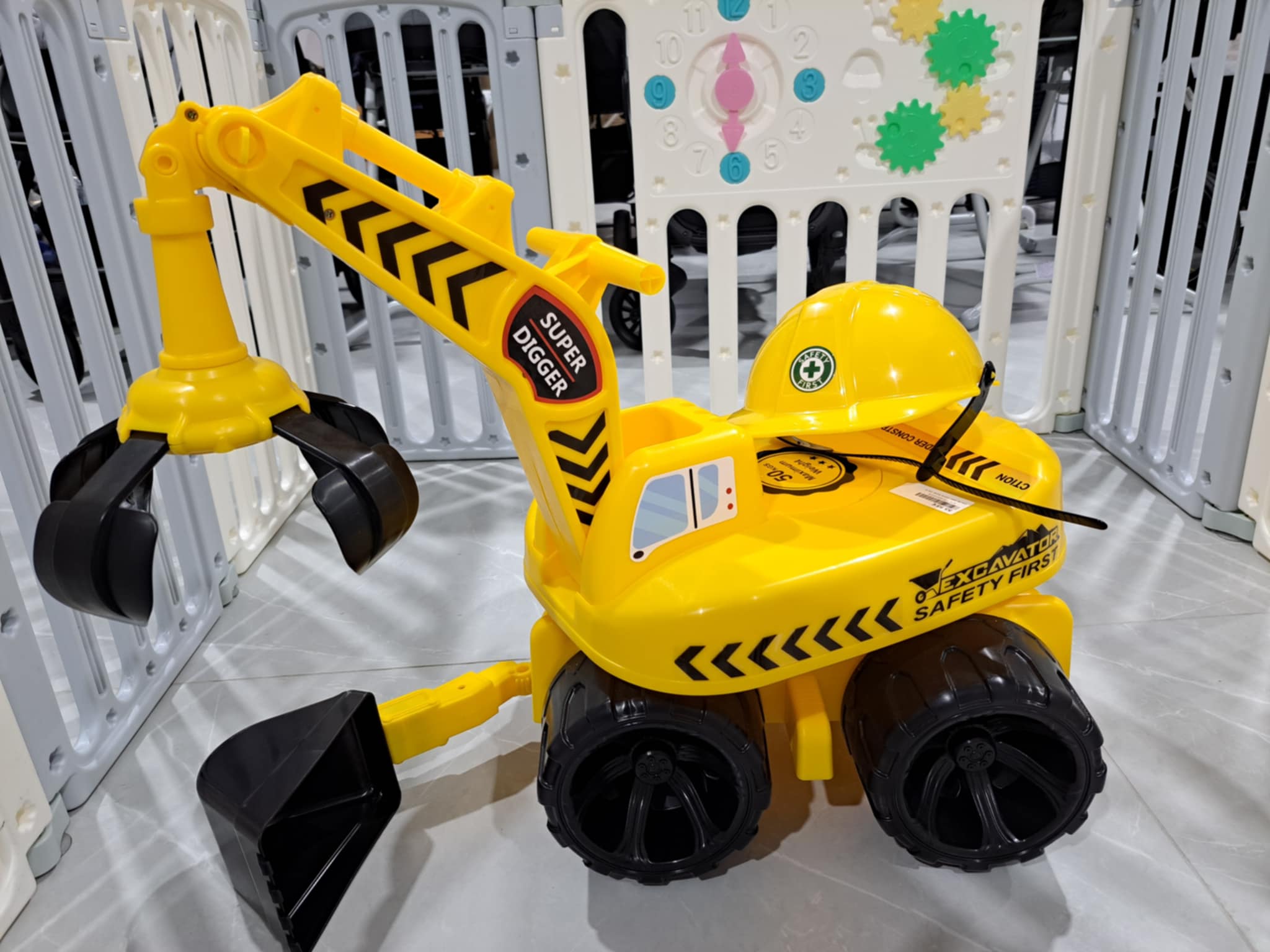 Ching Ching 2 in 1 Kid’s Ride-on Excavator, Yellow Age 3+