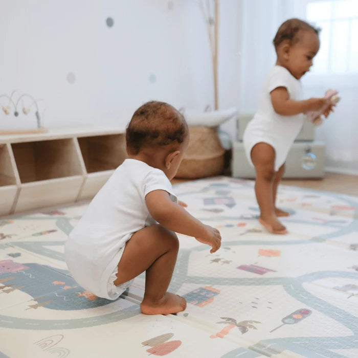 Tineo 606160 Large reversible playmat with cars/savannah design